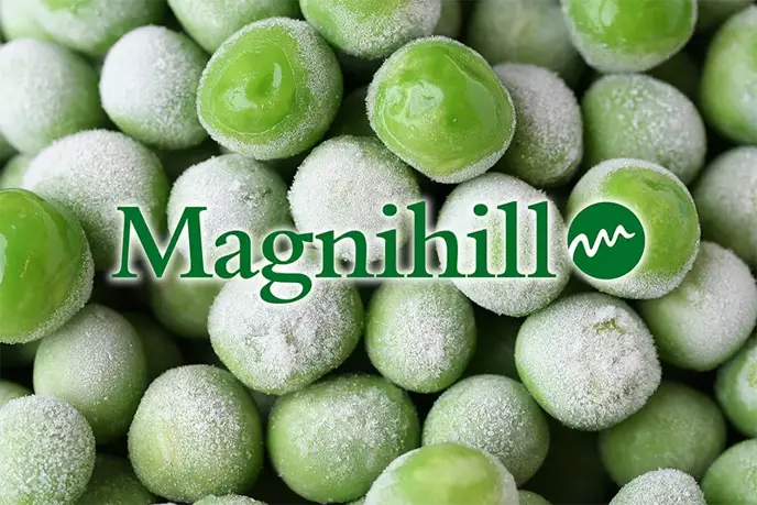 Bild på frysta ärtor med magnihills logotyp ovanpå