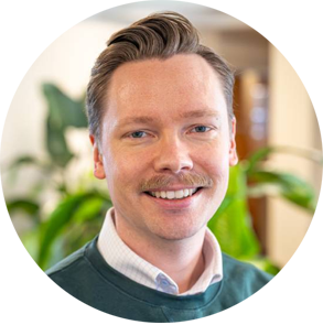 Portrait picture of smiling man