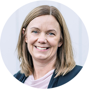 Portrait picture of smiling woman